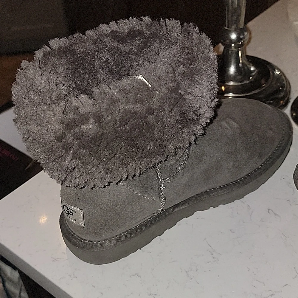 UGG Gray Shearling Boots size usa 7 - Picture 12 of 13